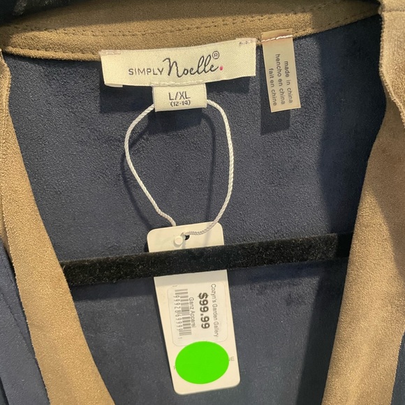 Simply Noelle jacket, size L/XL (12-14) - Picture 3 of 4